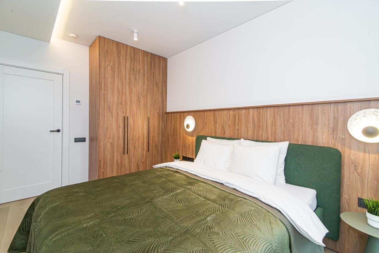 #stayhere - New & Stylish Minimalistic 1bdr Center *