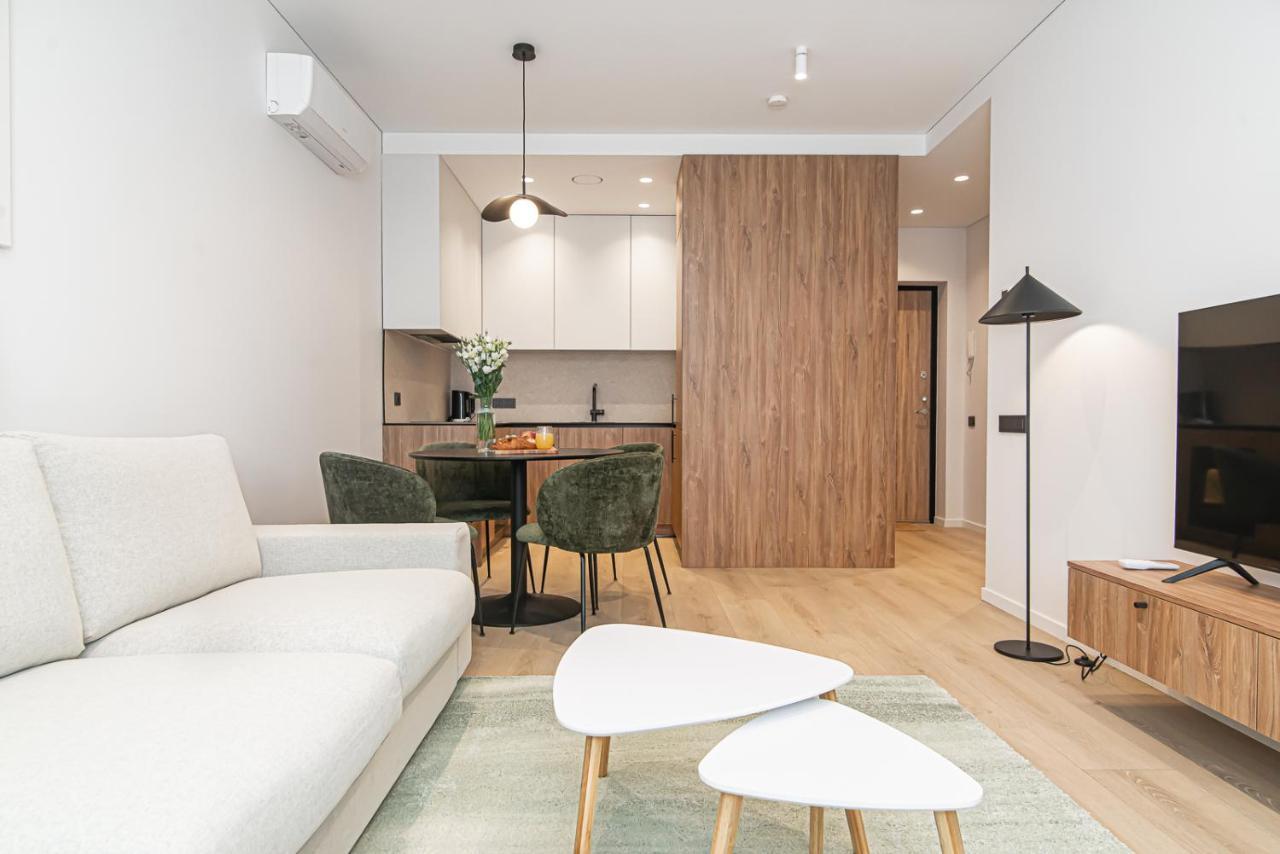 #stayhere - New & Stylish Minimalistic 1bdr Center VNO