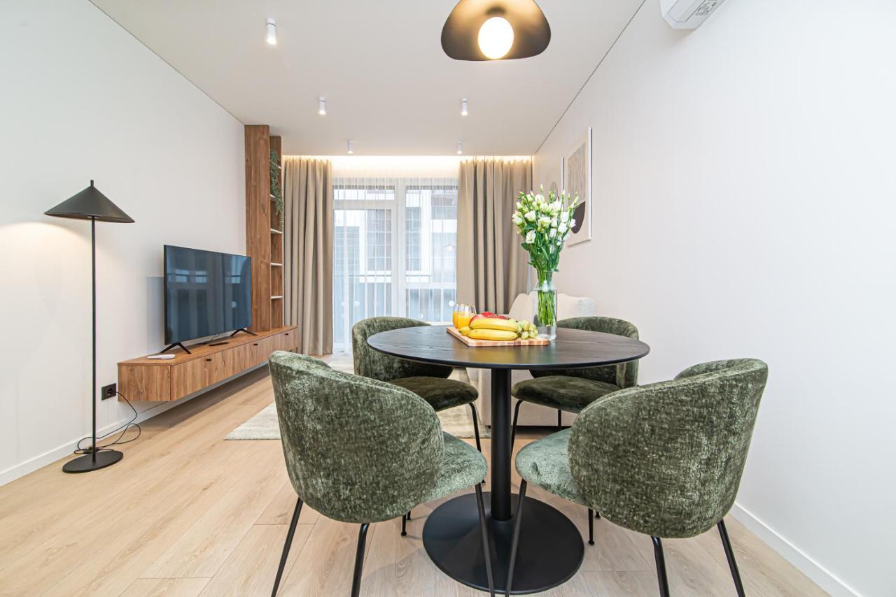 #stayhere - New & Stylish Minimalistic 1bdr Center *